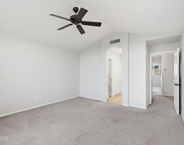 317 W Calle Monte Vista - Photo Thumbnail 13