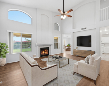317 W Calle Monte Vista - Photo Thumbnail 6