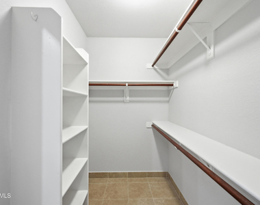 317 W Calle Monte Vista - Photo Thumbnail 18