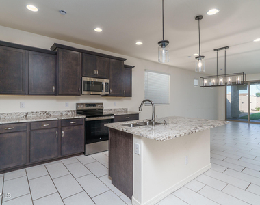 15011 N 55th Drive - Photo Thumbnail 2