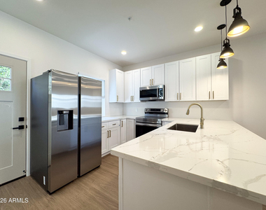 185 Sugarloaf Street - Photo Thumbnail 7