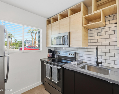 4701 N 68th Street - Photo Thumbnail 6