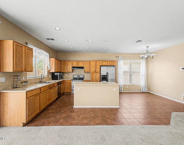 11755 W Hopi Street - Photo Thumbnail 10