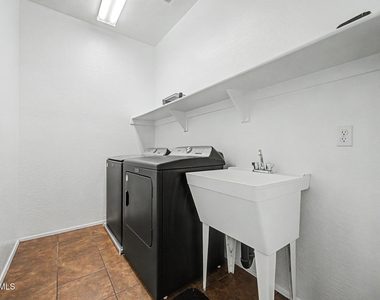 11755 W Hopi Street - Photo Thumbnail 30