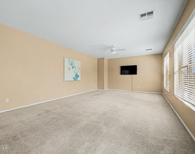 11755 W Hopi Street - Photo Thumbnail 6