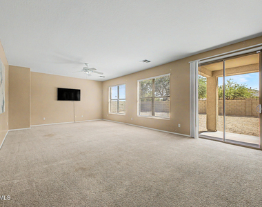 11755 W Hopi Street - Photo Thumbnail 5