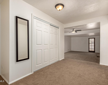 1407 E El Camino Drive - Photo Thumbnail 12