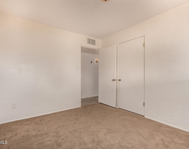 1407 E El Camino Drive - Photo Thumbnail 25