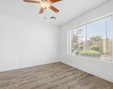 7040 W Olive Avenue - Photo Thumbnail 15
