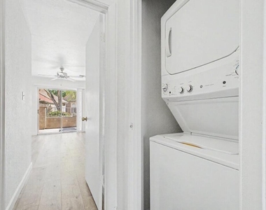 7040 W Olive Avenue - Photo Thumbnail 19