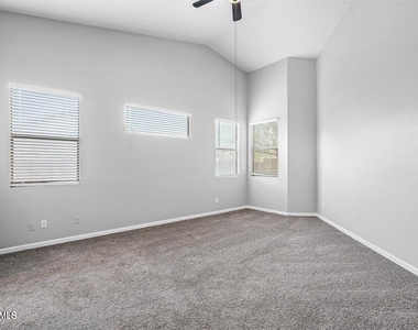 9231 W Salter Drive - Photo Thumbnail 28