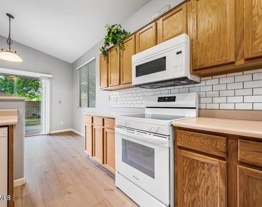 9231 W Salter Drive - Photo Thumbnail 19