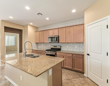 2057 W Kenton Way - Photo Thumbnail 12