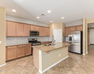 2057 W Kenton Way - Photo Thumbnail 11