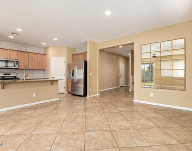 2057 W Kenton Way - Photo Thumbnail 8