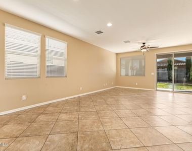 2057 W Kenton Way - Photo Thumbnail 4