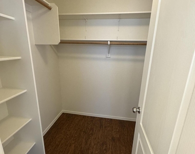 3250 E Ford Avenue - Photo Thumbnail 8