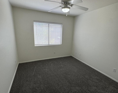3250 E Ford Avenue - Photo Thumbnail 14