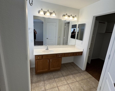 3250 E Ford Avenue - Photo Thumbnail 16