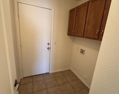 3250 E Ford Avenue - Photo Thumbnail 12
