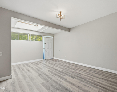6116 N 12th Place - Photo Thumbnail 4