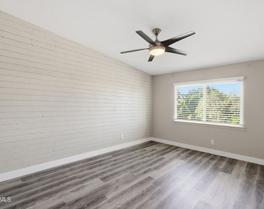 6116 N 12th Place - Photo Thumbnail 8