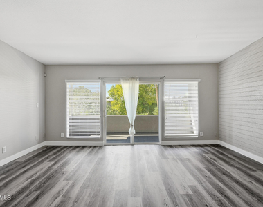 6116 N 12th Place - Photo Thumbnail 6
