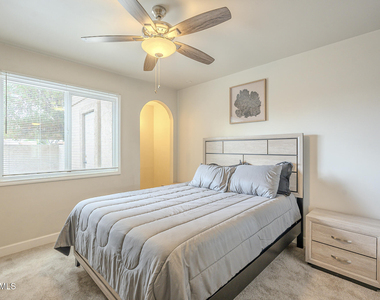 6126 N 79th Street - Photo Thumbnail 7