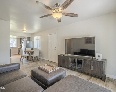 6126 N 79th Street - Photo Thumbnail 5