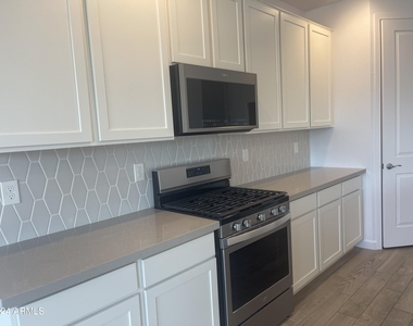 5616 W Stargazer Place - Photo Thumbnail 5