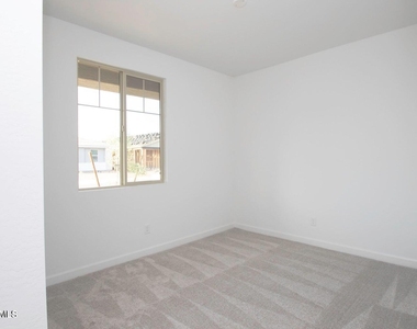 5616 W Stargazer Place - Photo Thumbnail 10
