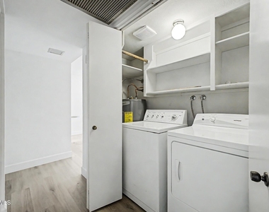 5207 S Hazelton Lane - Photo Thumbnail 22