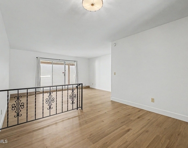 5207 S Hazelton Lane - Photo Thumbnail 3