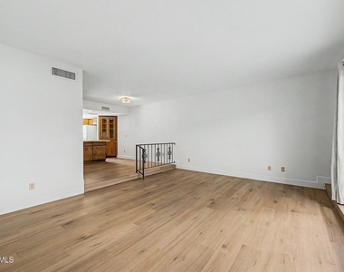 5207 S Hazelton Lane - Photo Thumbnail 6