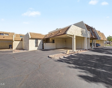5207 S Hazelton Lane - Photo Thumbnail 1