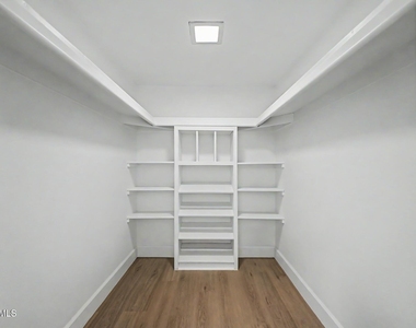5207 S Hazelton Lane - Photo Thumbnail 18