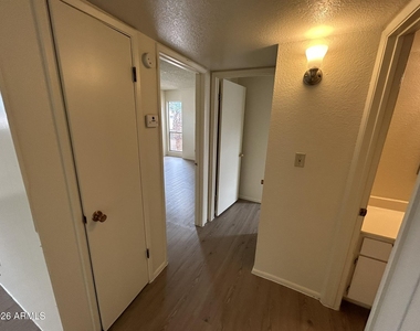 2652 E Oakleaf Drive - Photo Thumbnail 15