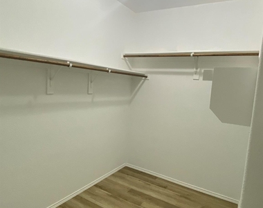9145 Blackstone Drive - Photo Thumbnail 13