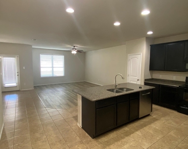 9145 Blackstone Drive - Photo Thumbnail 6