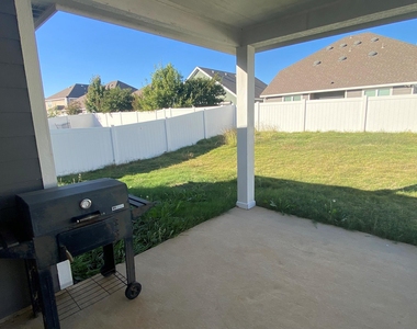 9145 Blackstone Drive - Photo Thumbnail 23