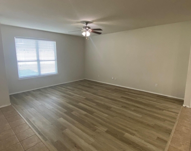 9145 Blackstone Drive - Photo Thumbnail 8