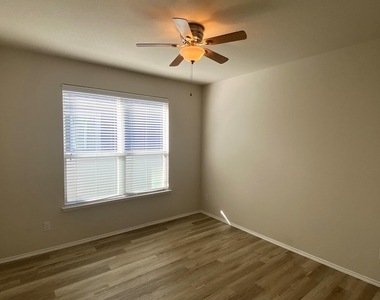 9145 Blackstone Drive - Photo Thumbnail 22