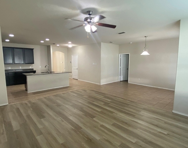 9145 Blackstone Drive - Photo Thumbnail 3