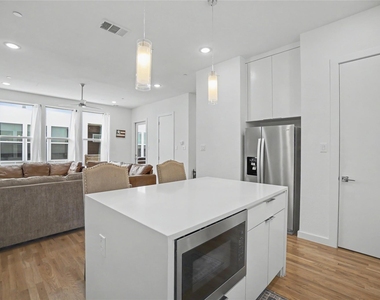 1510 N Washington Avenue - Photo Thumbnail 5