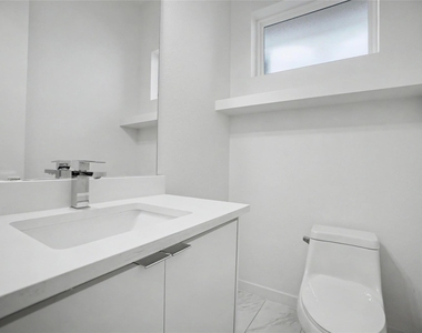 1510 N Washington Avenue - Photo Thumbnail 11