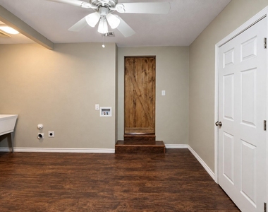 636 E Columbia Drive - Photo Thumbnail 12