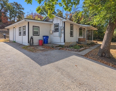 636 E Columbia Drive - Photo Thumbnail 17