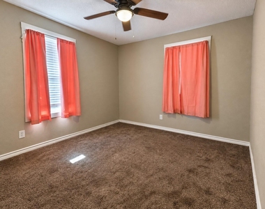 636 E Columbia Drive - Photo Thumbnail 15