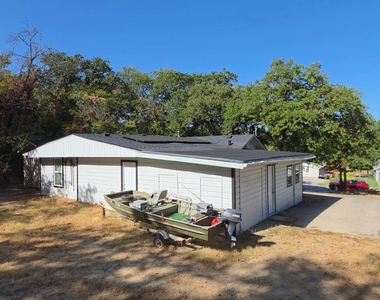 636 E Columbia Drive - Photo Thumbnail 16