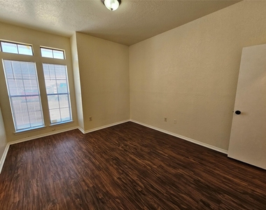 3125 Tudor Lane - Photo Thumbnail 17